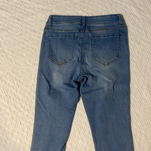 For the Republic Jeans - Picture 3 of 4